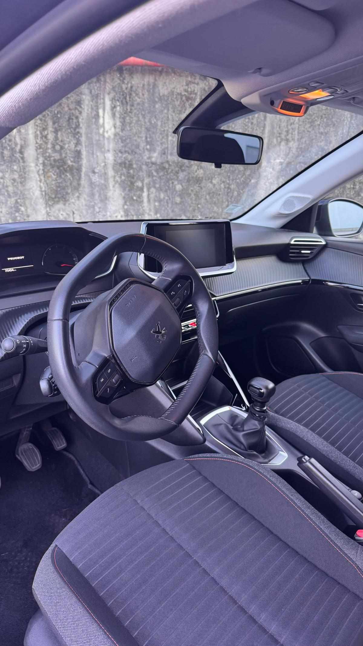 peugeot-208-1-2-puretech-2021-gasolina-1199cc