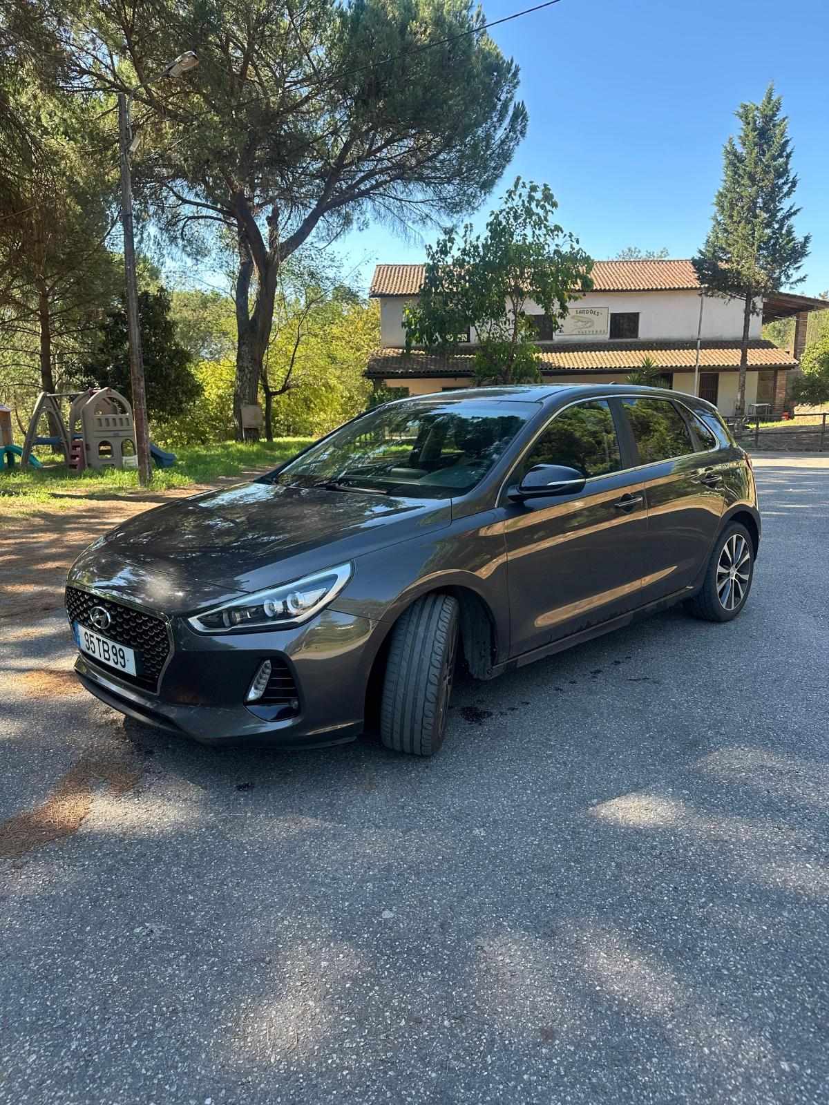 hyundai-i30-1-6-crdi-2017-diesel-1582cc