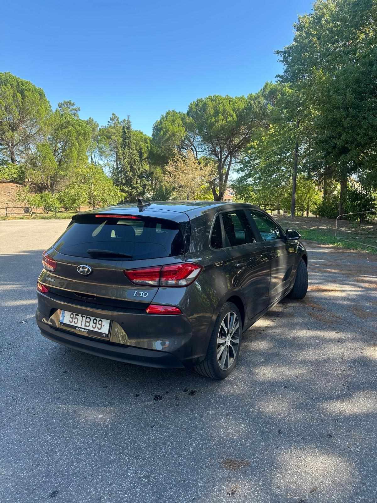 hyundai-i30-1-6-crdi-2017-diesel-1582cc
