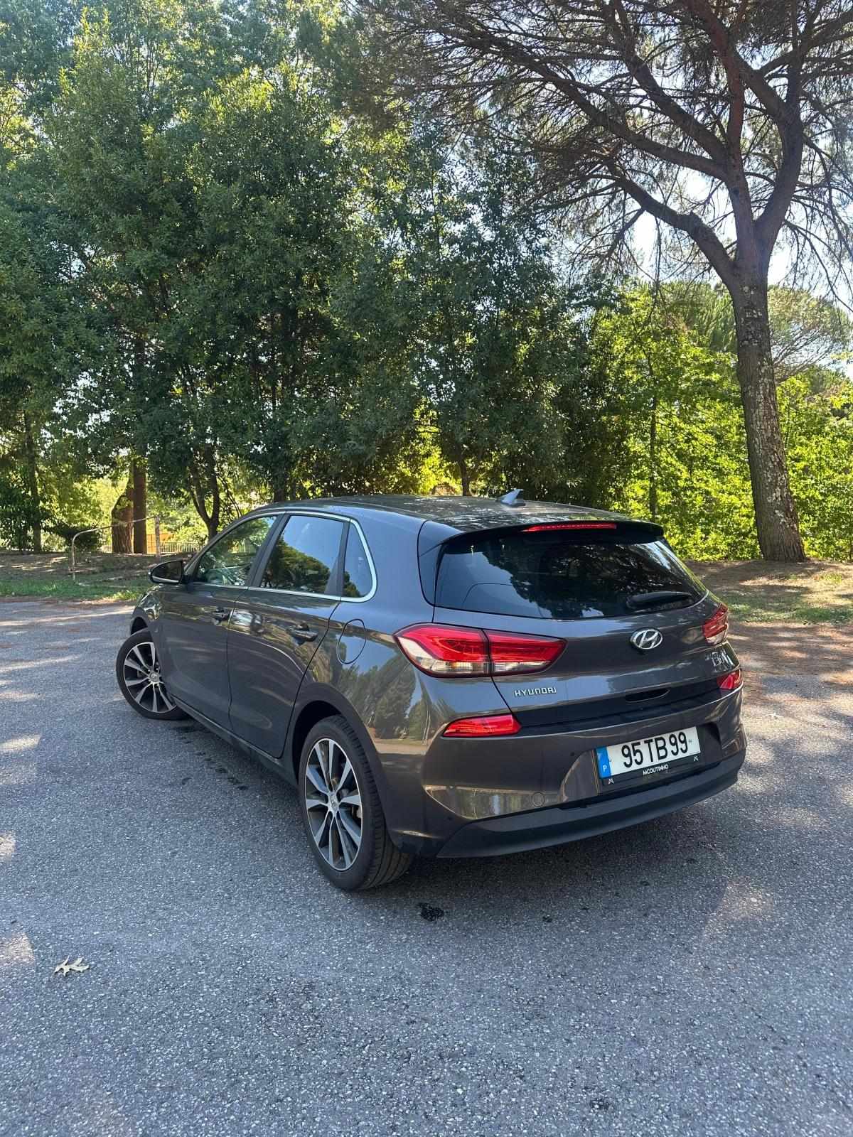hyundai-i30-1-6-crdi-2017-diesel-1582cc