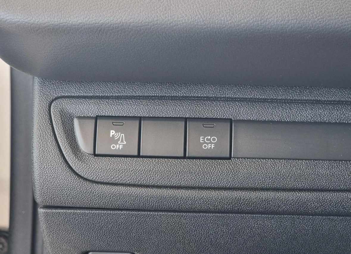 peugeot-208-1-2-vti-2018-gasolina-1199cc