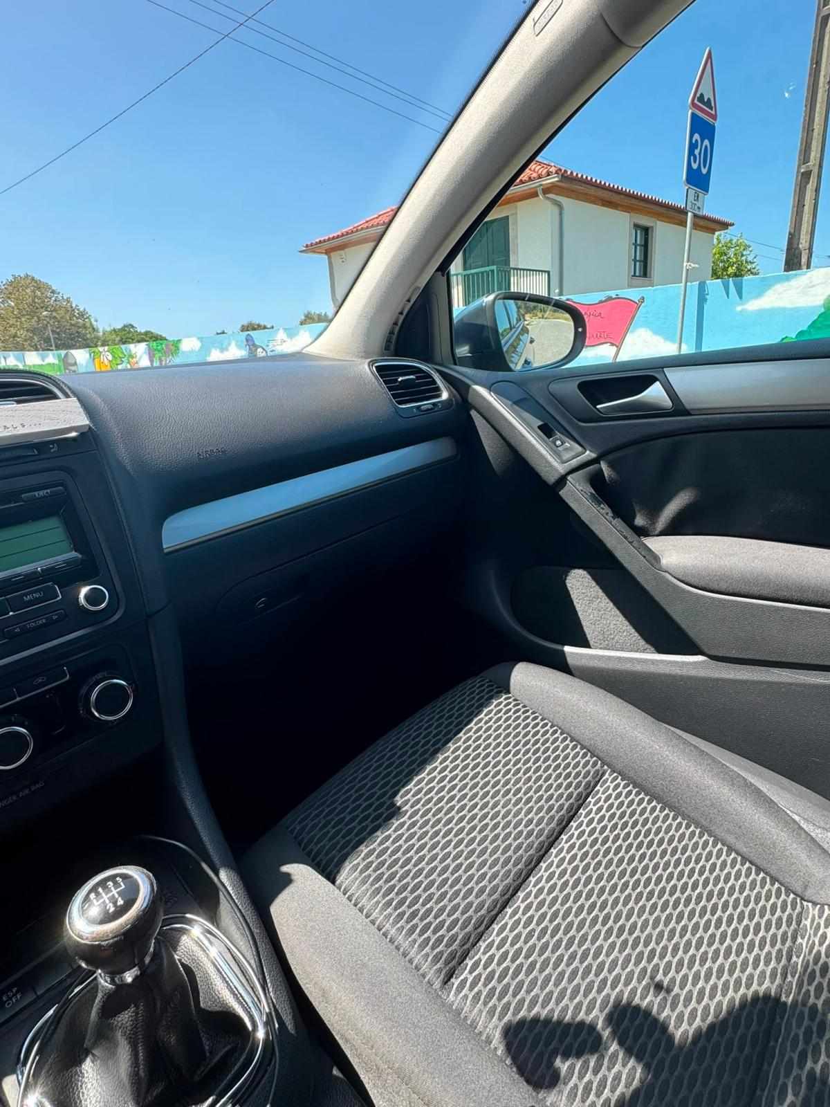 volkswagen-golf-2-0-tdi-2009-diesel-1968cc