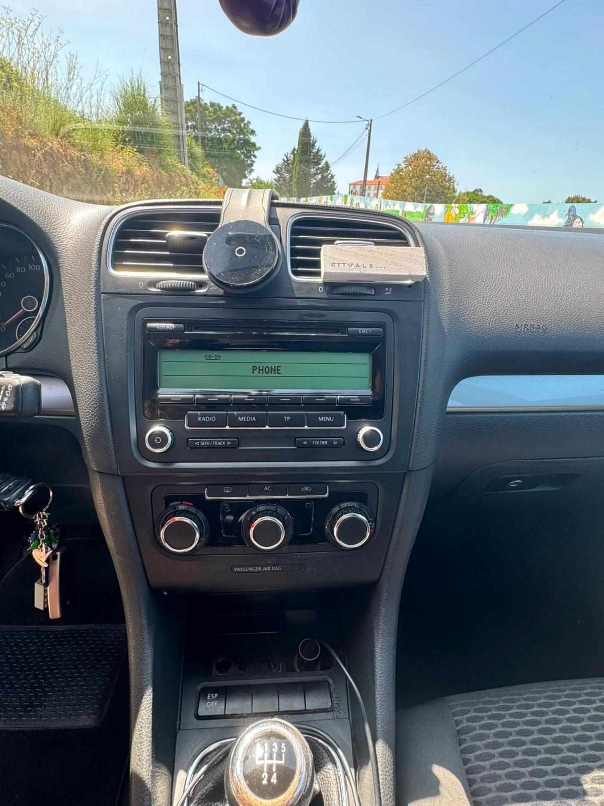volkswagen-golf-2-0-tdi-2009-diesel-1968cc