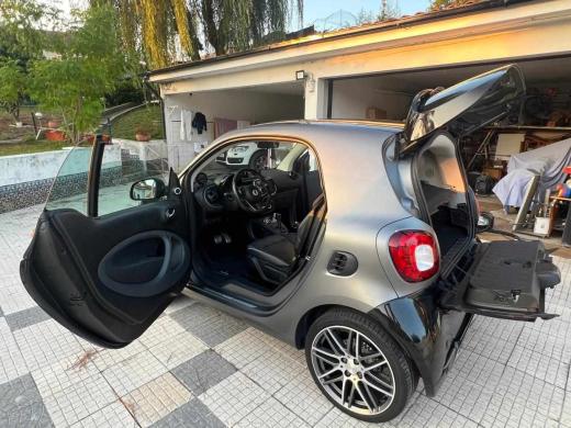 smart-fortwo-0-9-brabus-2017-gasolina-898cc