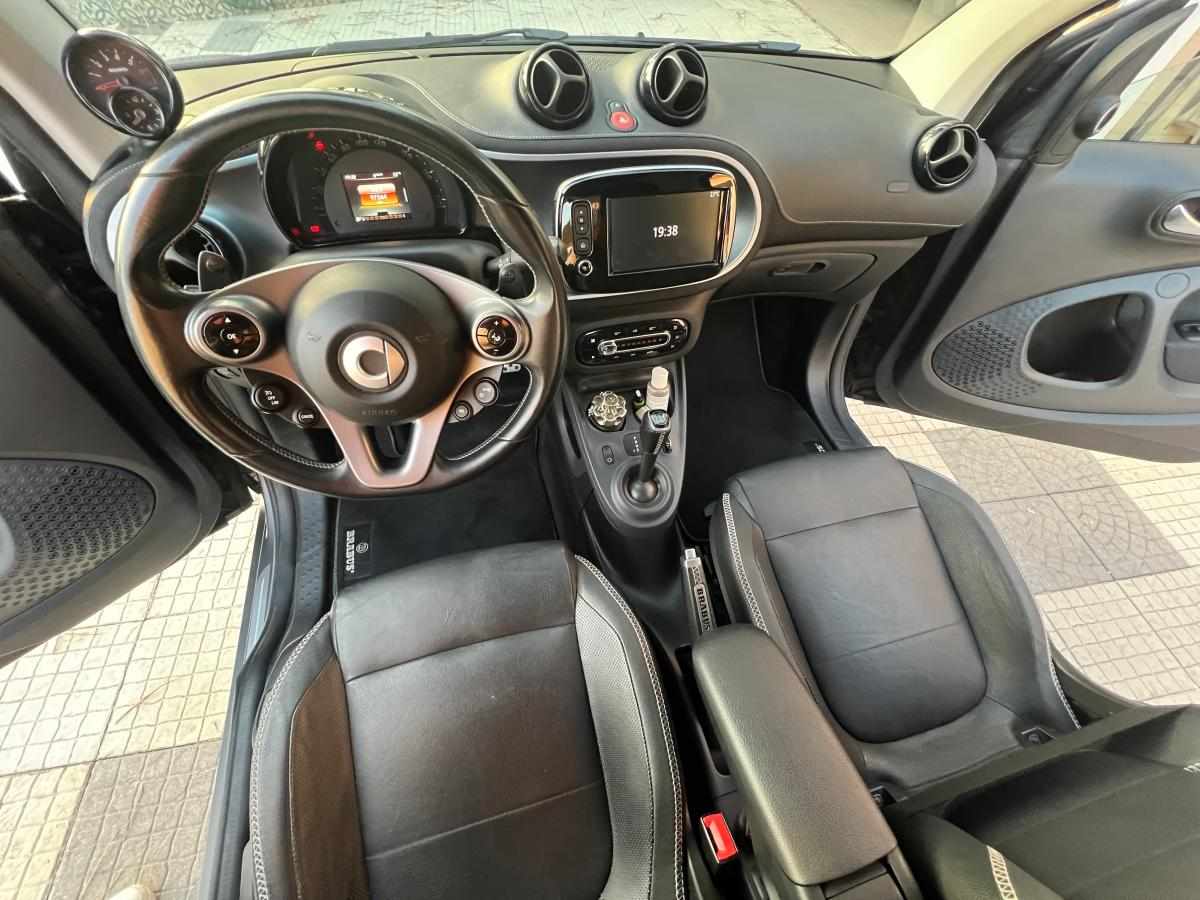 smart-fortwo-0-9-brabus-2017-gasolina-898cc