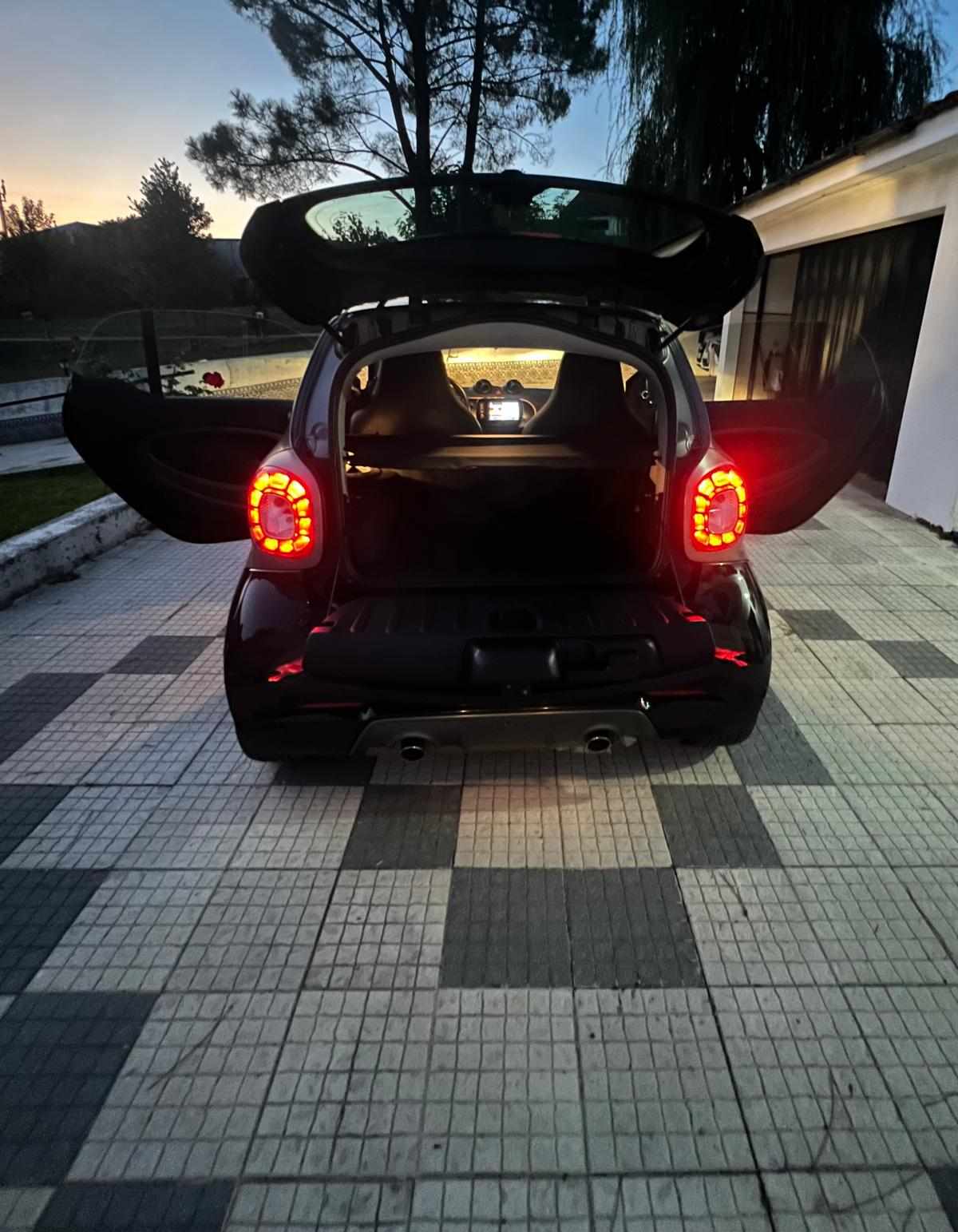 smart-fortwo-0-9-brabus-2017-gasolina-898cc