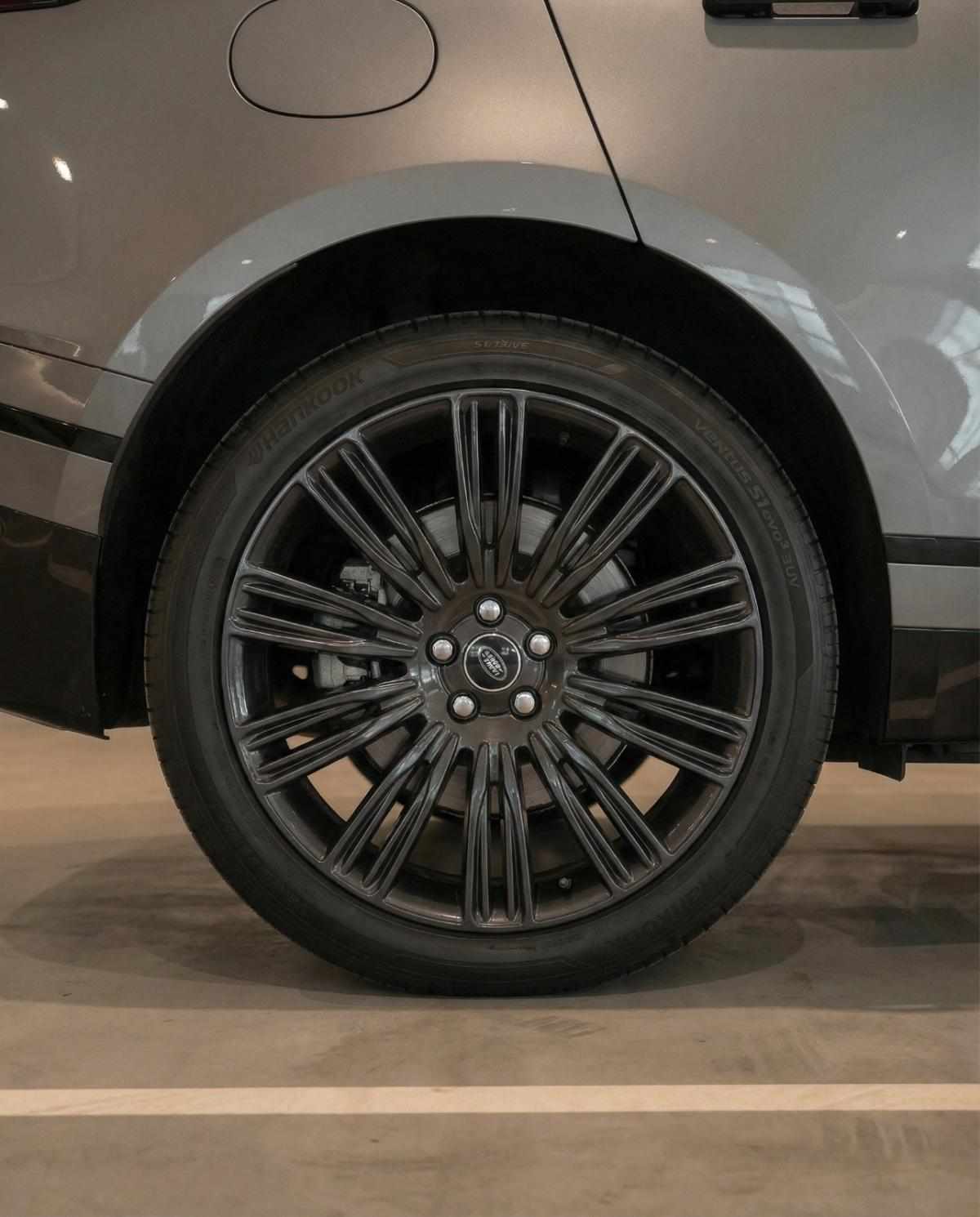 land-rover-range-rover-velar-d180-2-0-awd-2018-diesel-1999cc