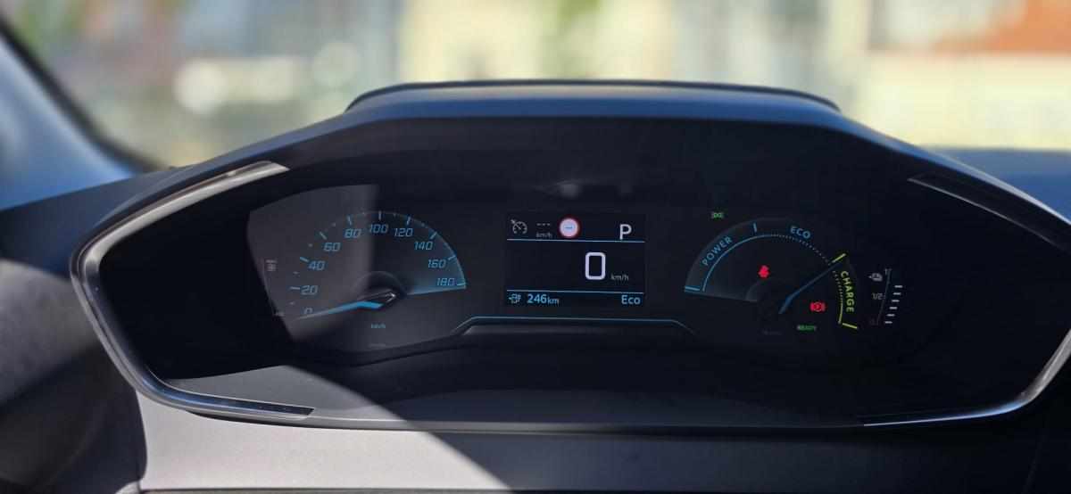 peugeot-e-208-ev-50-kwh-2023-eletrico