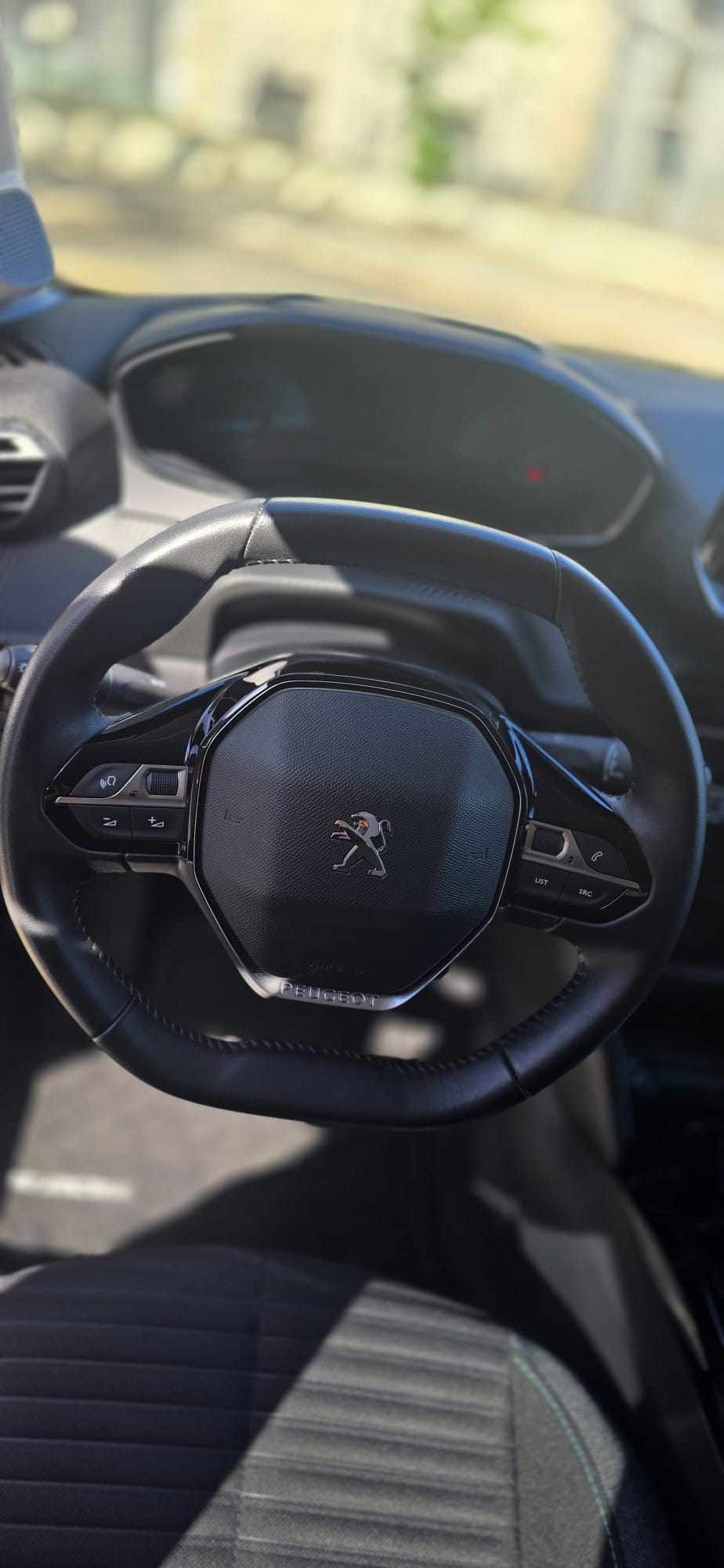 peugeot-e-208-ev-50-kwh-2023-eletrico