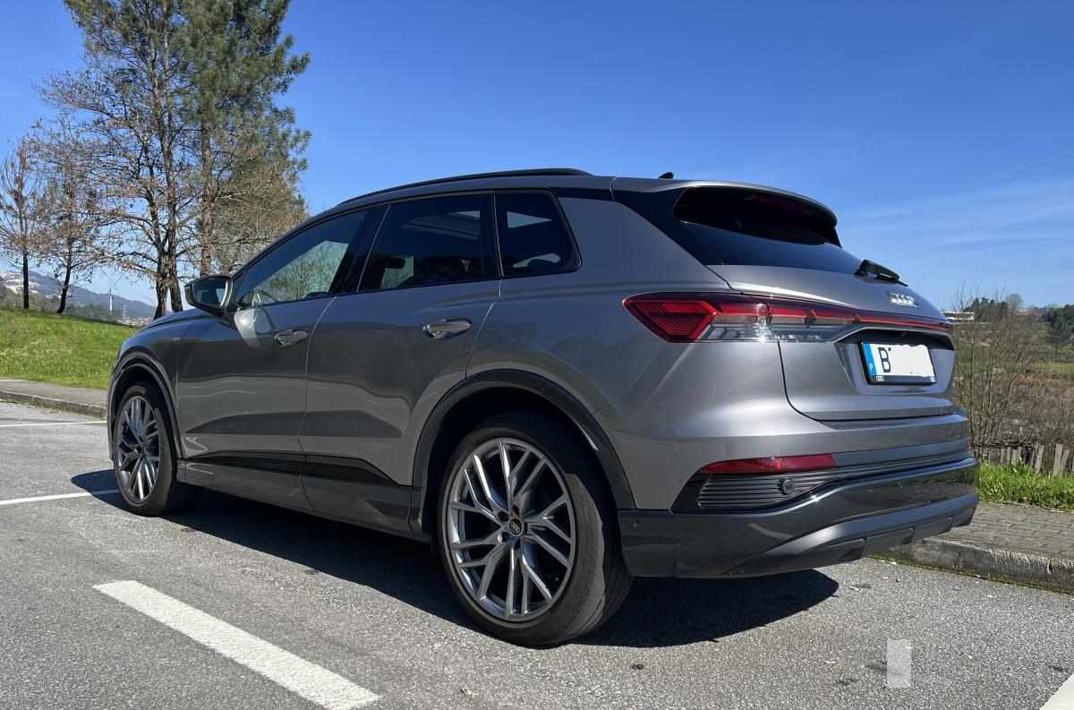 audi-q4-e-tron-50-e-tron-quattro-2023-eletrico
