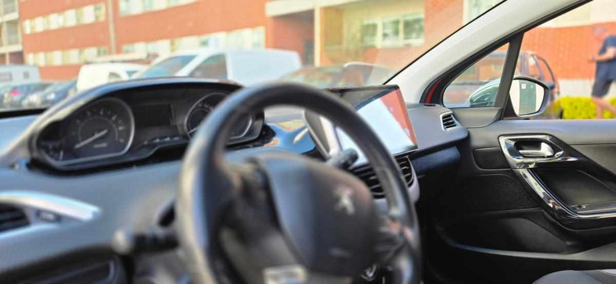 peugeot-208-1-2-vti-2016-gasolina-1199cc