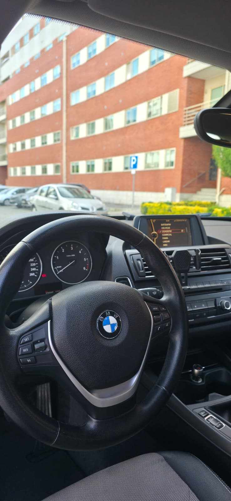 bmw-serie-1-116d-2012-diesel-1598cc
