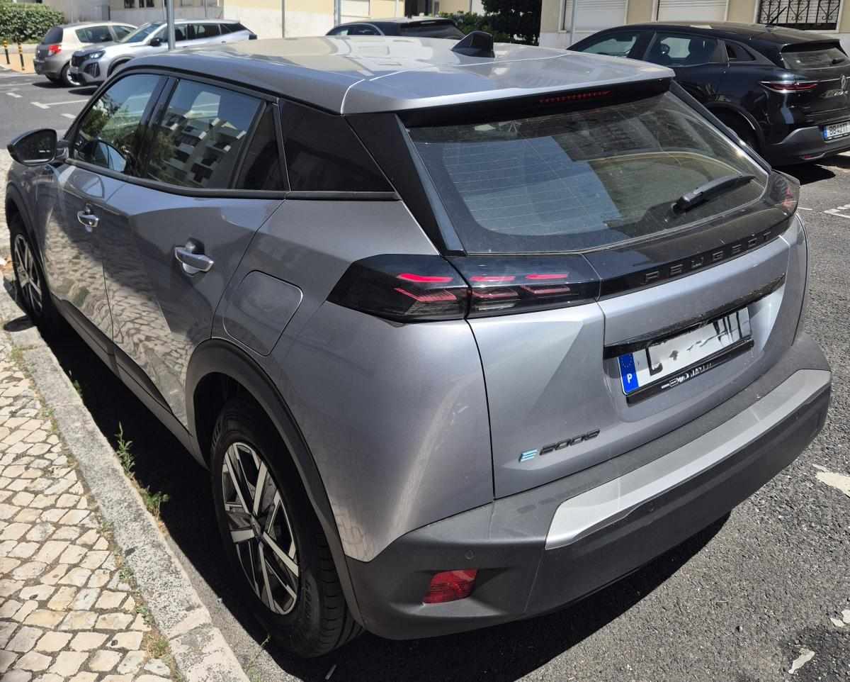 peugeot-2008-e-2008-2023-eletrico
