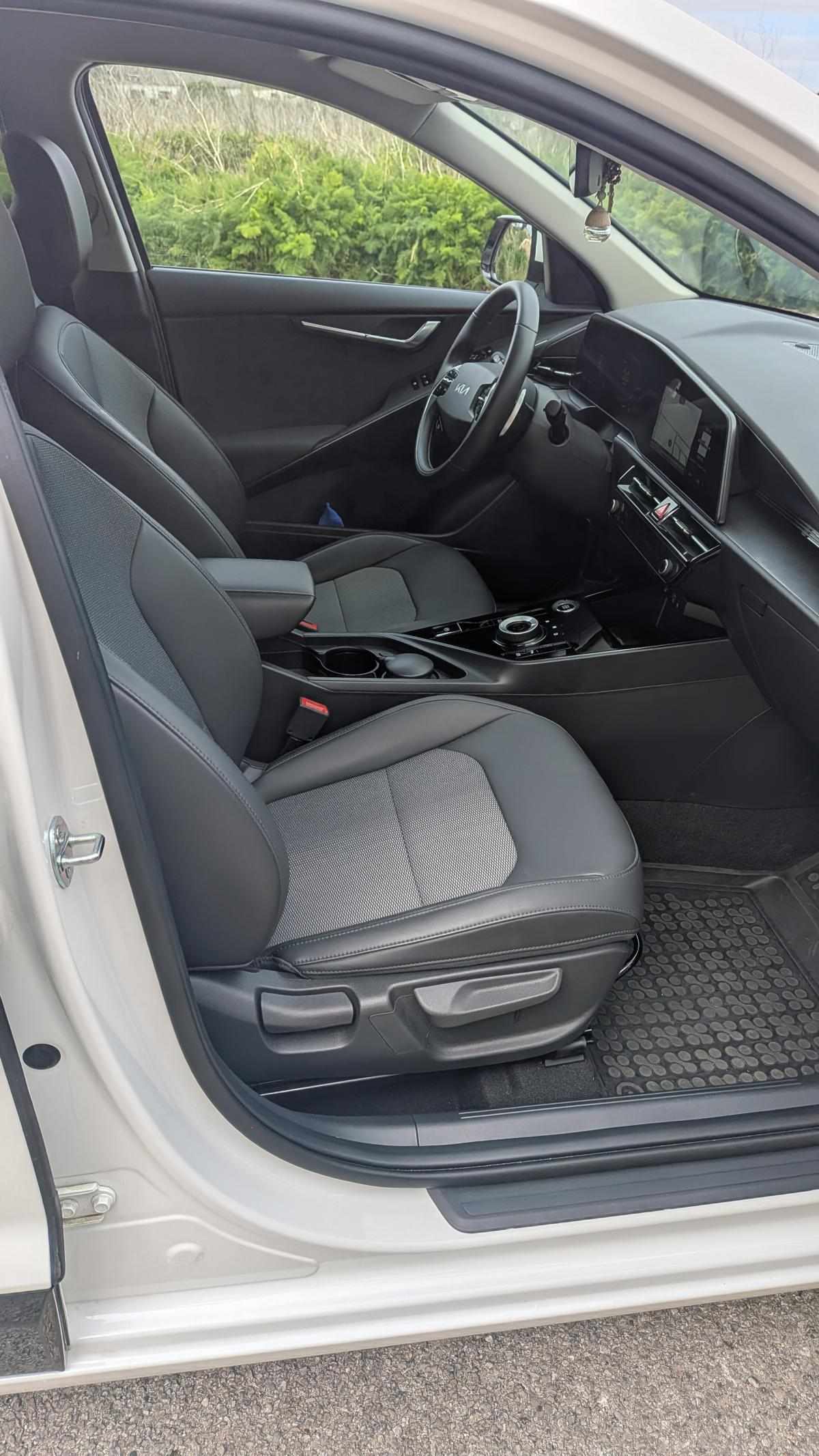 kia-niro-hybrid-1-6-gdi-2024-gasolina-1580cc