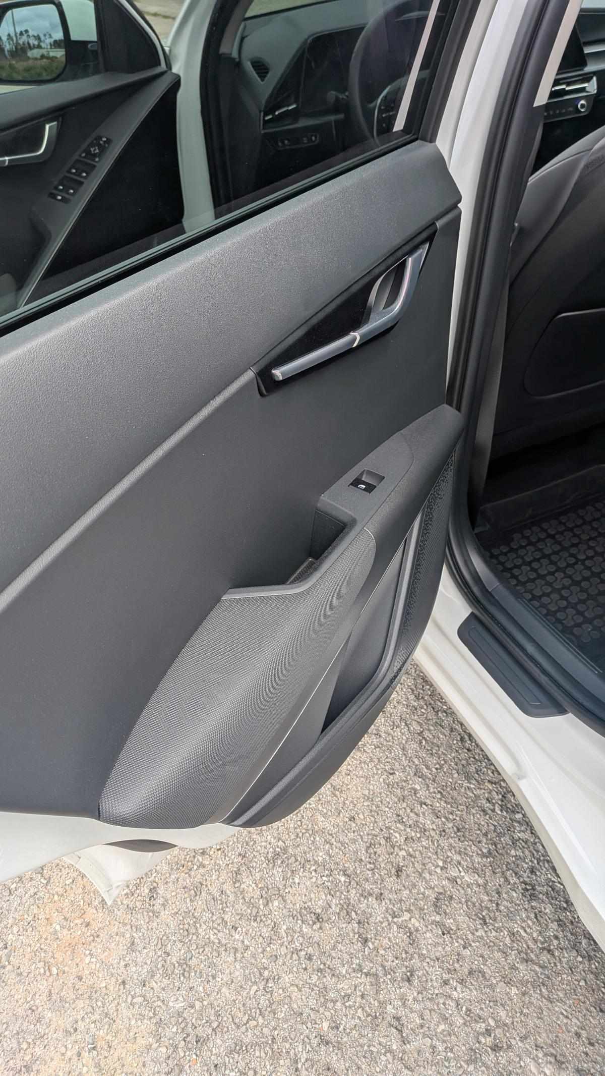 kia-niro-hybrid-1-6-gdi-2024-gasolina-1580cc