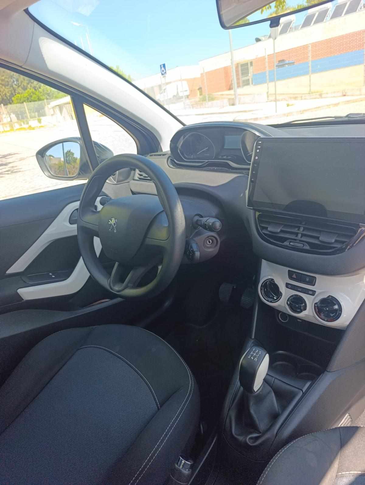 peugeot-208-1-0-vti-2016-gasolina-999cc