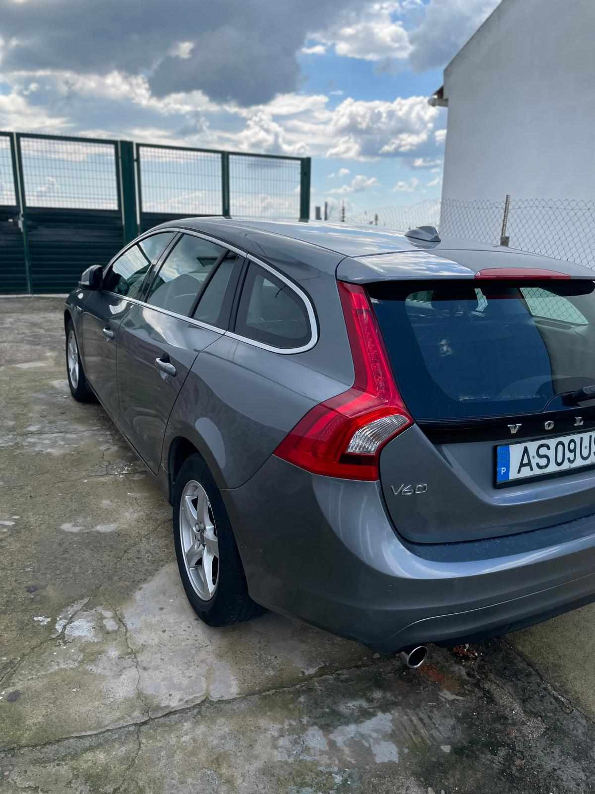 volvo-v60-2-0-d3-2018-diesel-1969cc