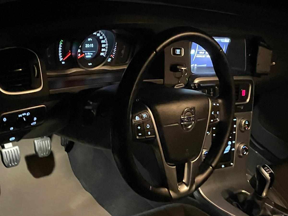 volvo-v60-2018-diesel-1969cc