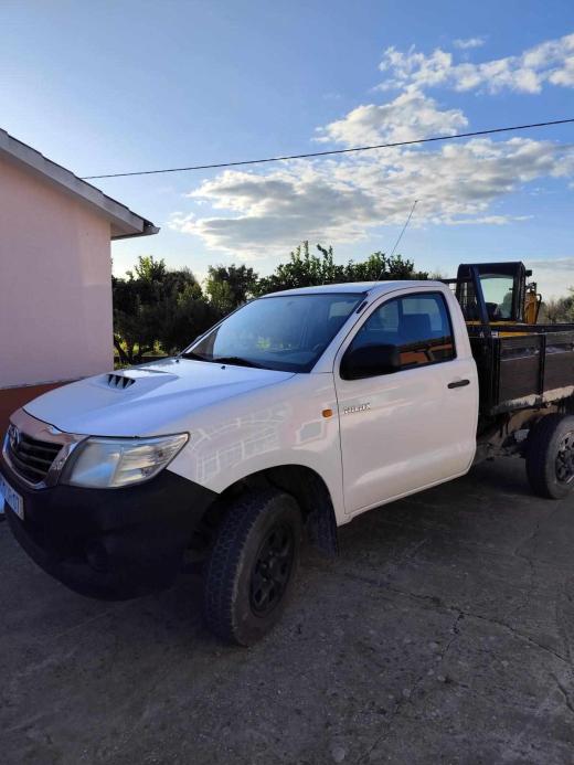 toyota-hilux-2-5-4wd-2014-diesel-2494cc