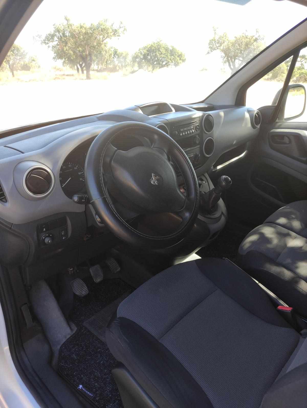 peugeot-partner-1-6-99cv-2017-diesel-1560cc