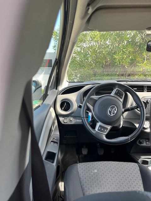 toyota-yaris-1-33-dual-vvt-i-2015-gasolina-1329cc