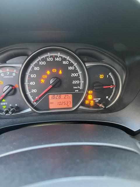 toyota-yaris-1-33-dual-vvt-i-2015-gasolina-1329cc