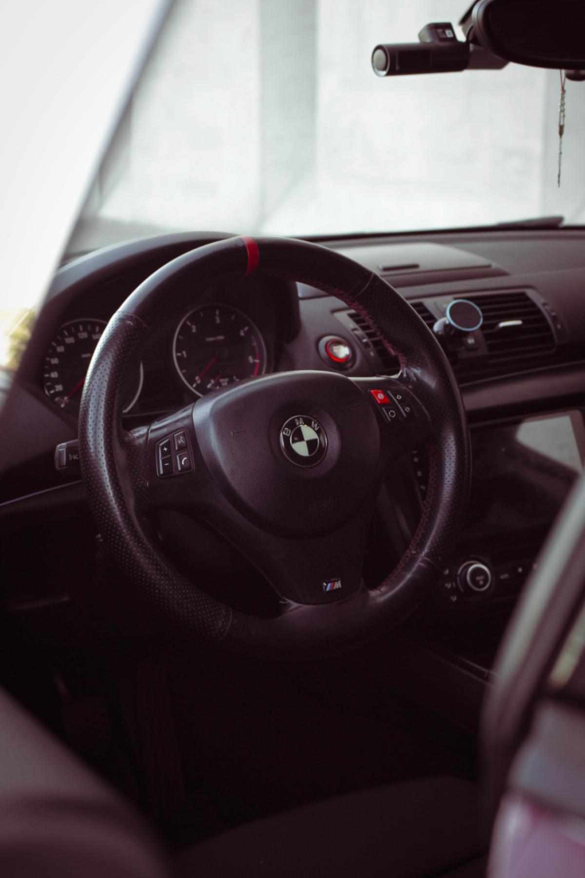 bmw-serie-1-118d-2011-diesel-1995cc