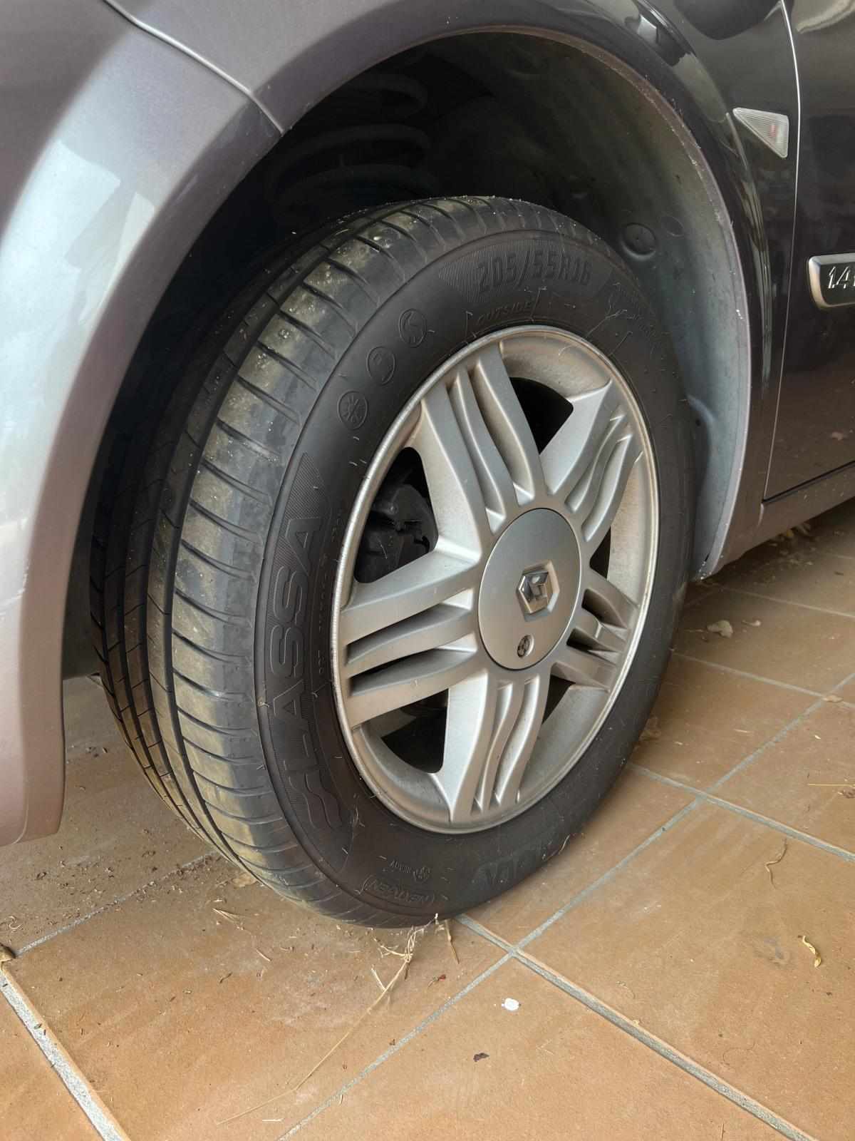 renault-megane-1-4-2004-gasolina-1390cc