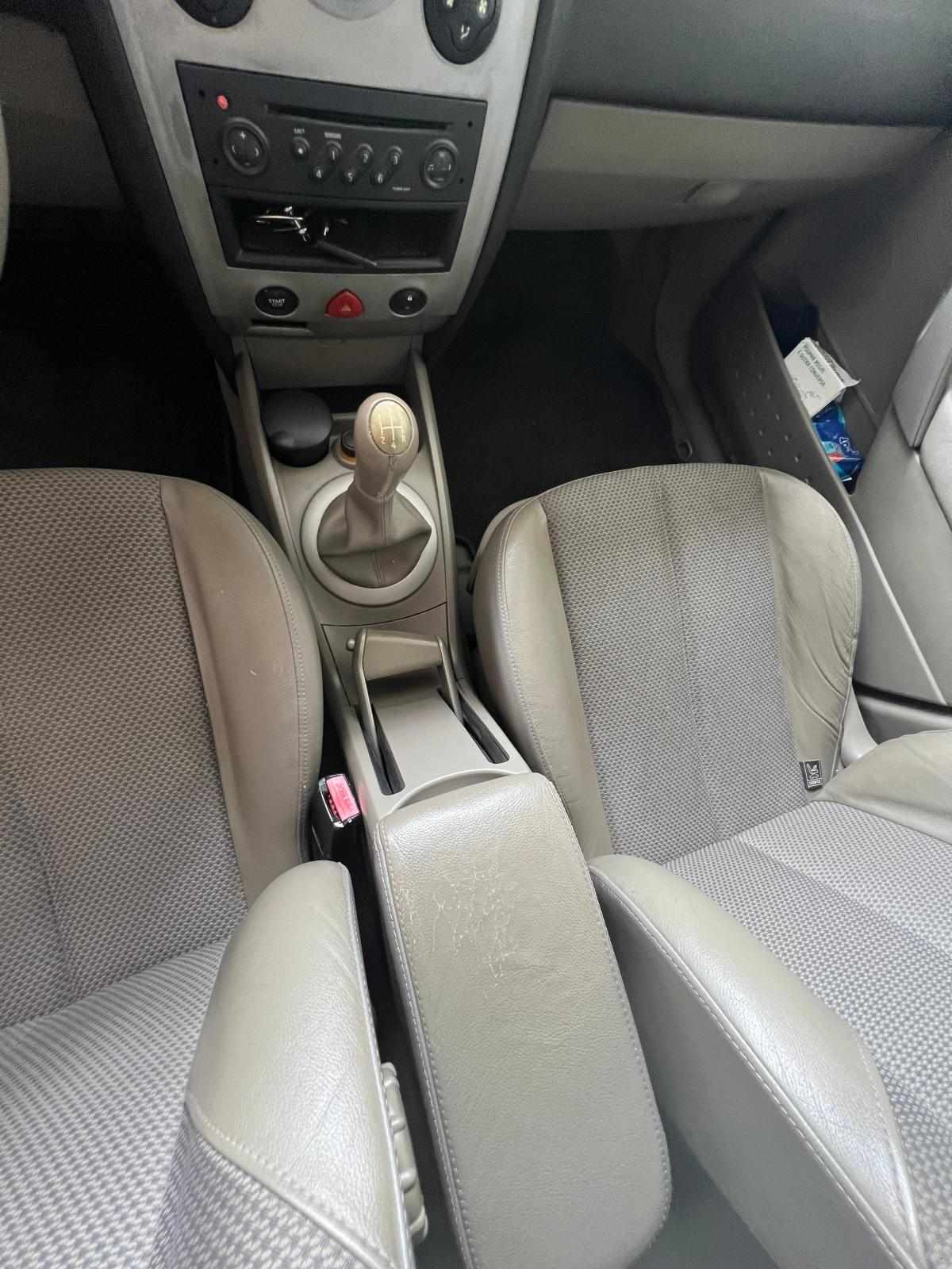 renault-megane-1-4-2004-gasolina-1390cc