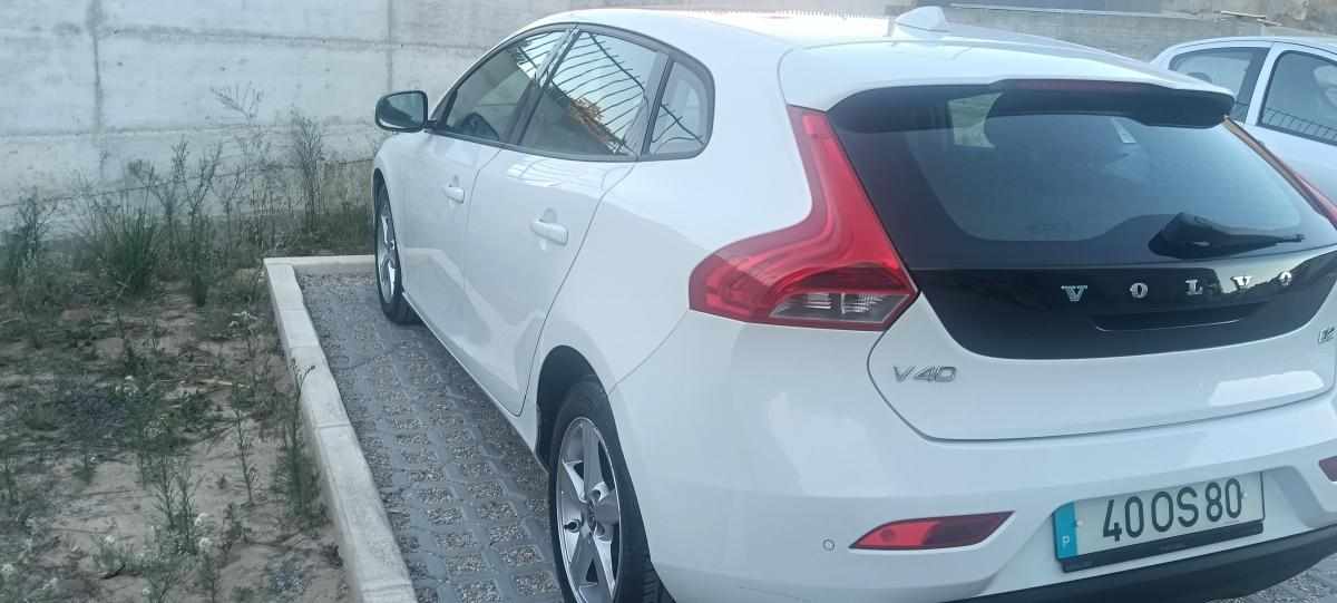 volvo-v40-1-6-d2-2014-diesel-1560cc