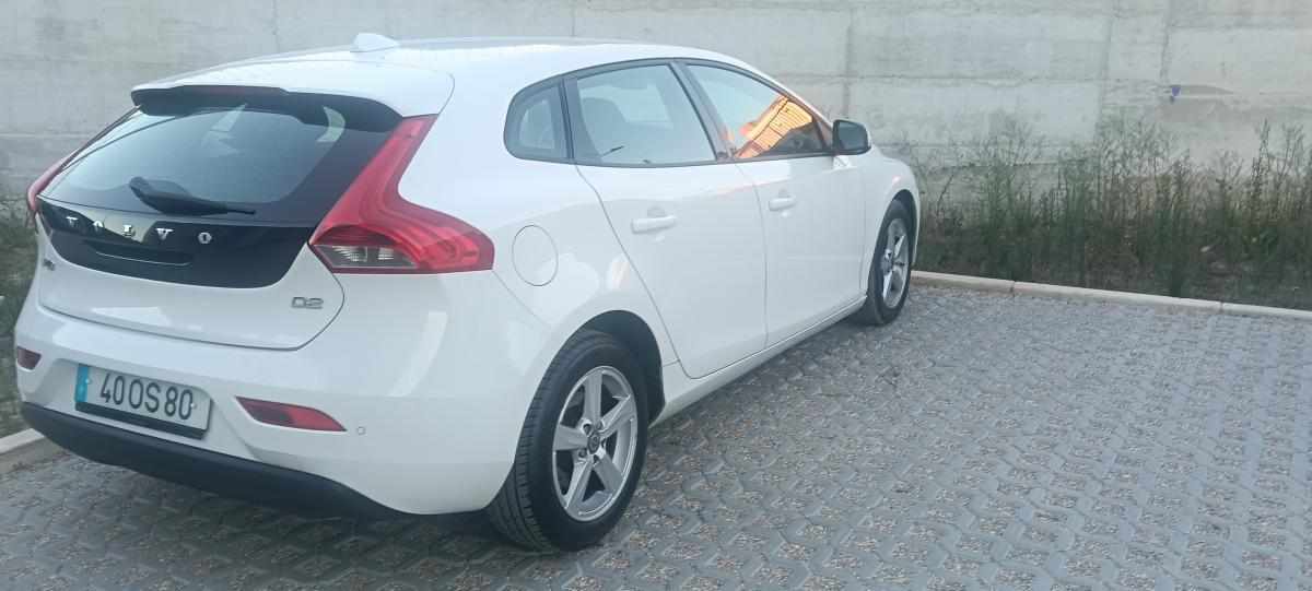 volvo-v40-1-6-d2-2014-diesel-1560cc