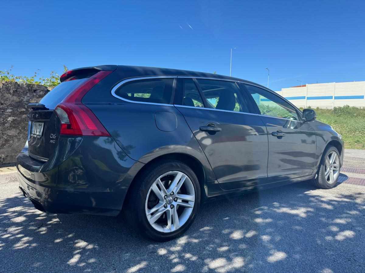 volvo-v60-polestar-d6-plug-in-hybrid-2-4-awd-2013-diesel-2400cc