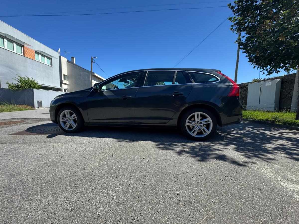 volvo-v60-polestar-d6-plug-in-hybrid-2-4-awd-2013-diesel-2400cc