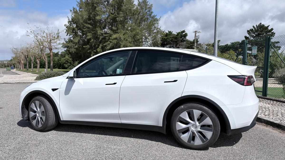 tesla-model-y-long-range-awd-2022-eletrico