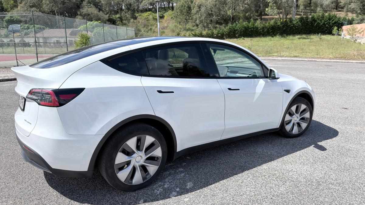 tesla-model-y-long-range-awd-2022-eletrico