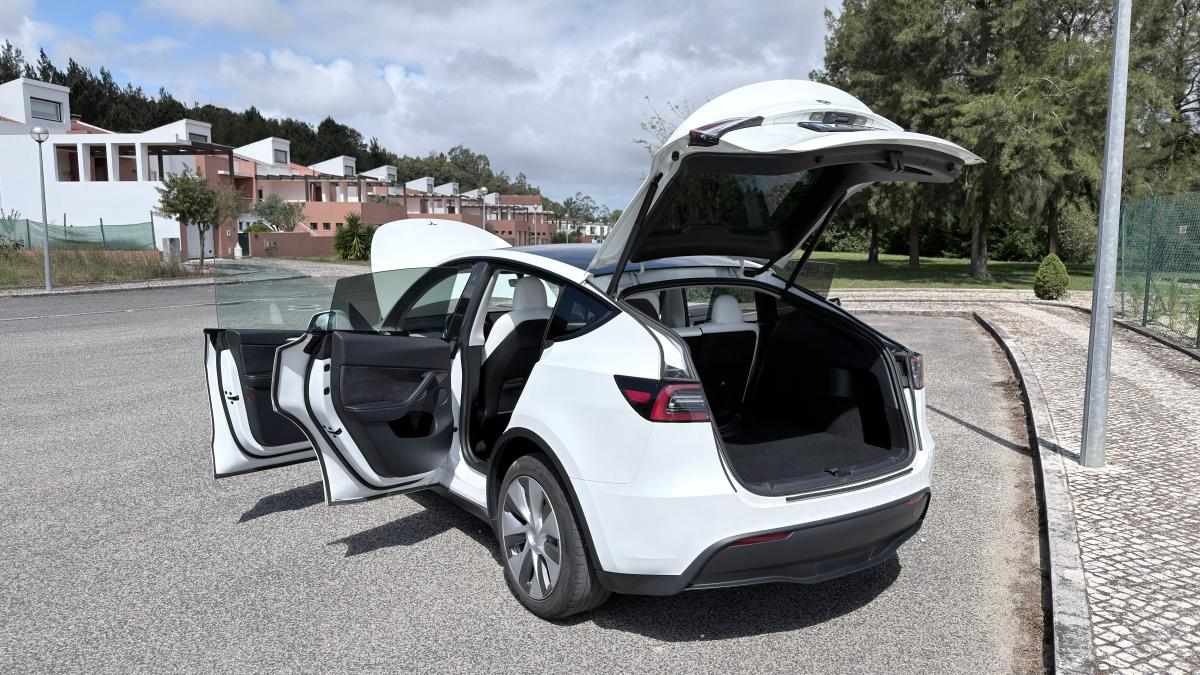 tesla-model-y-long-range-awd-2022-eletrico