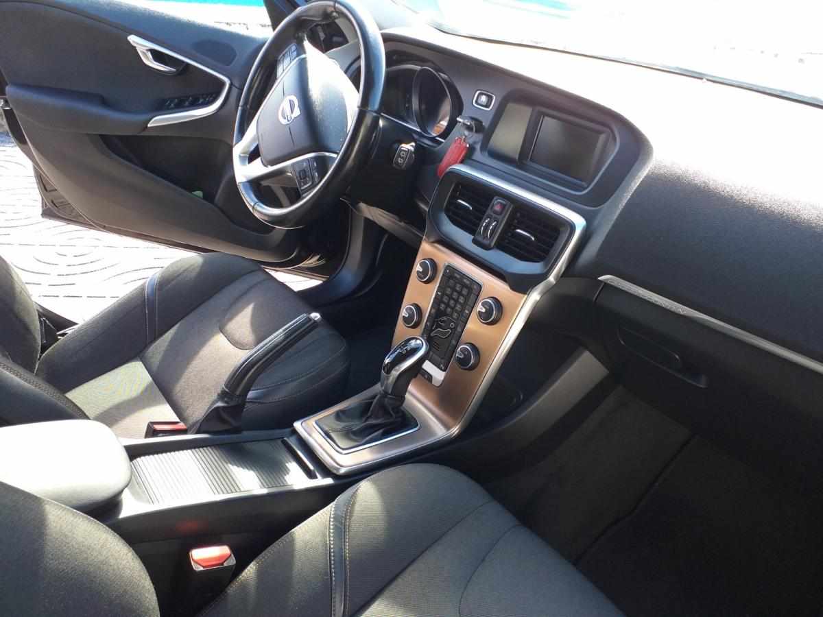 volvo-v40-1-6-d2-2014-diesel-1560cc