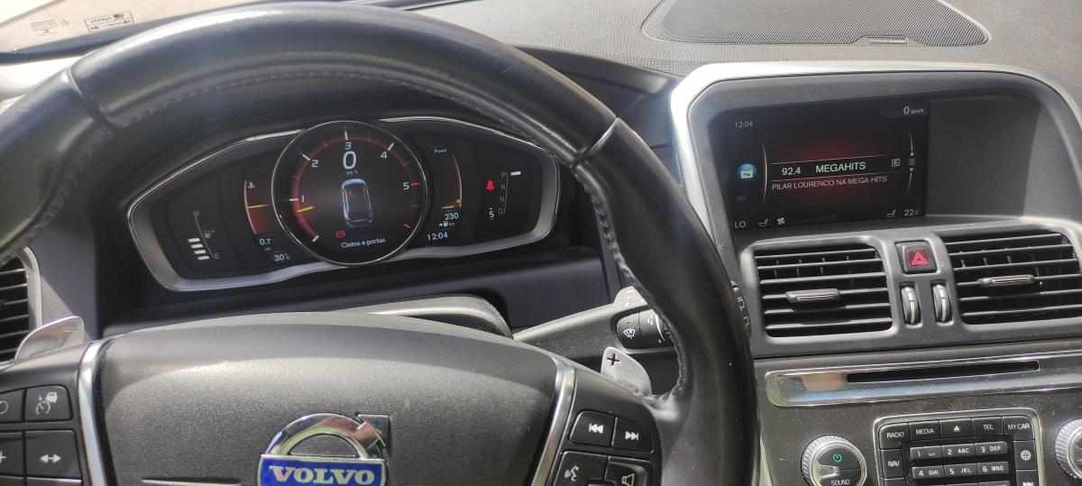 volvo-xc60-d4-2-4-awd-2014-diesel-2400cc