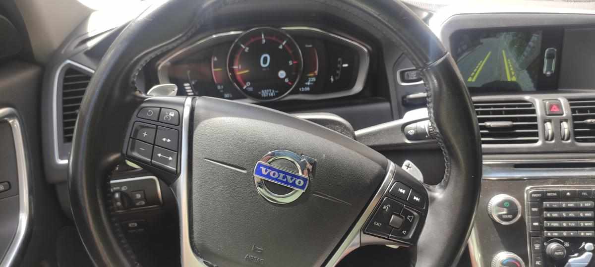 volvo-xc60-d4-2-4-awd-2014-diesel-2400cc