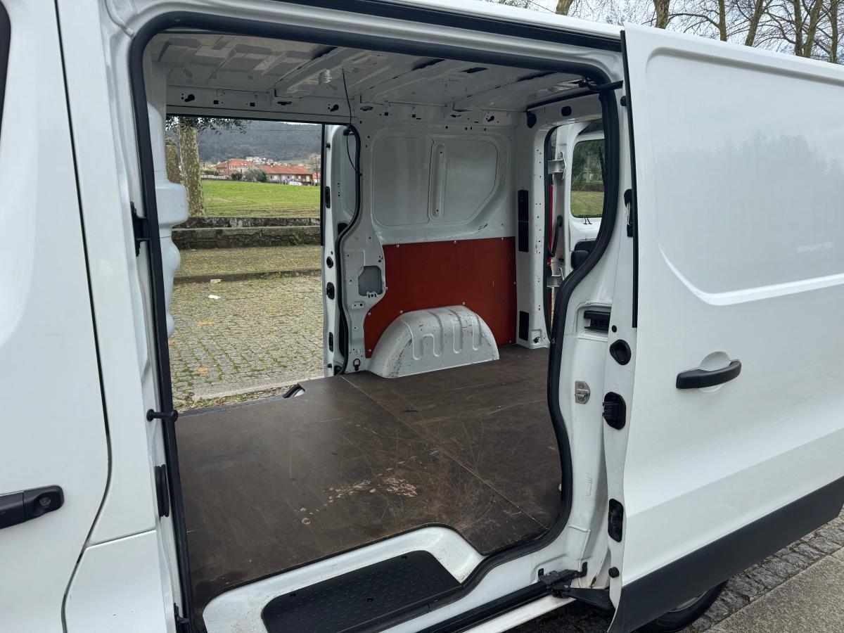 opel-vivaro-1-6-cdti-biturbo-2018-diesel-1598cc