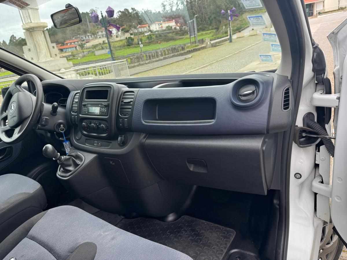 opel-vivaro-1-6-cdti-biturbo-2018-diesel-1598cc