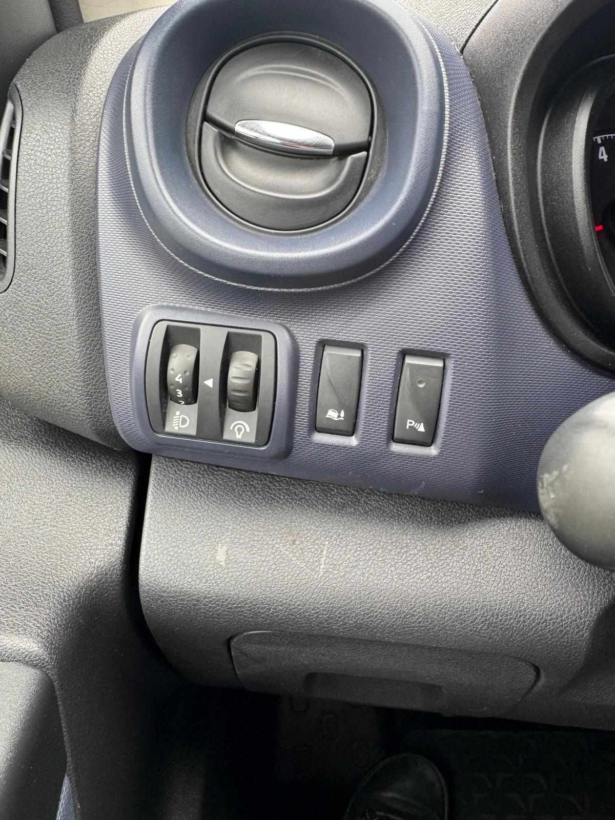 opel-vivaro-1-6-cdti-biturbo-2018-diesel-1598cc
