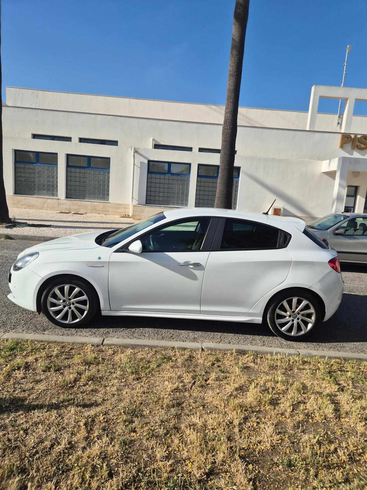 alfa-romeo-giulietta-1-6-jtdm-16v-2018-diesel-1598cc
