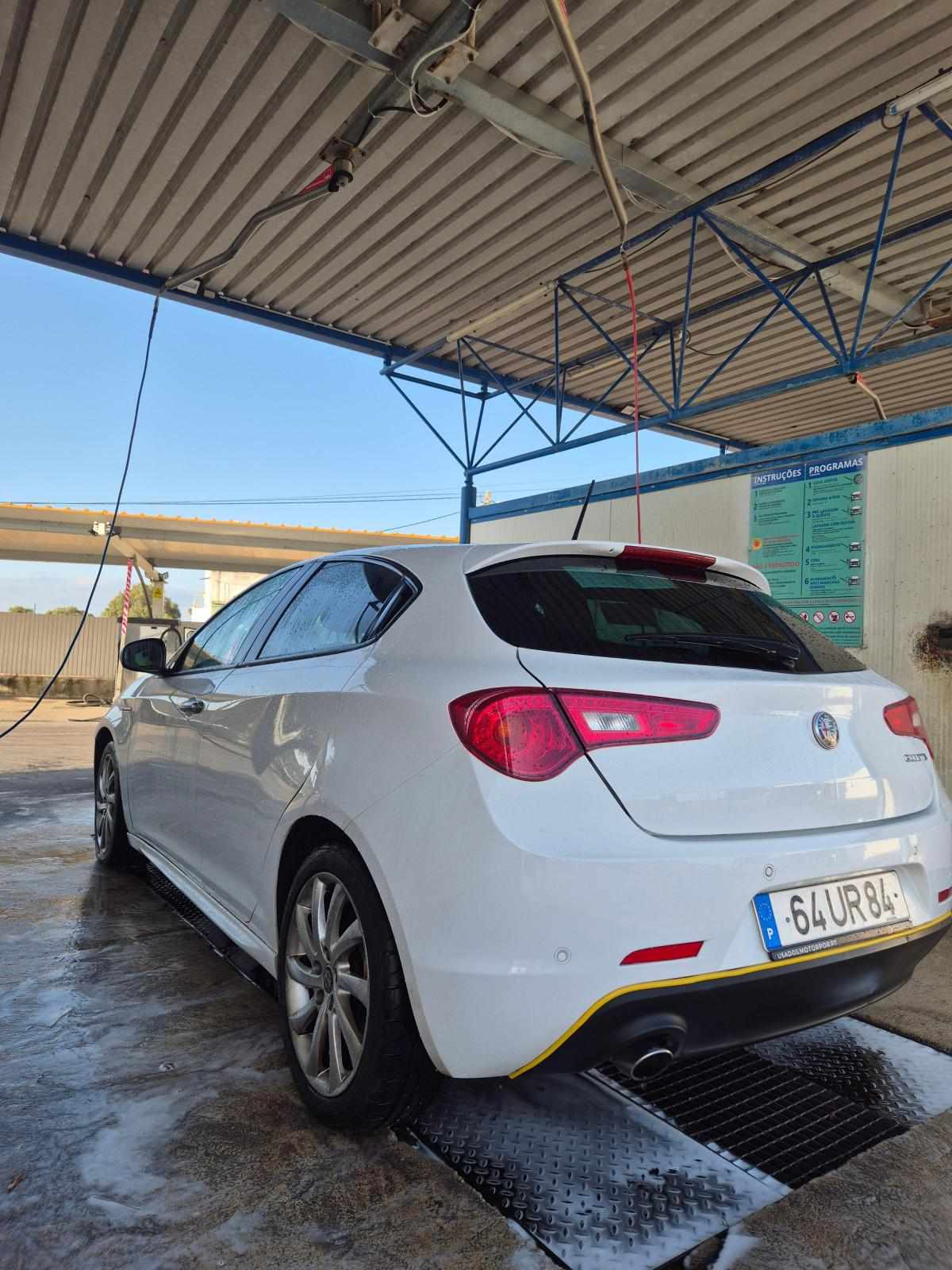 alfa-romeo-giulietta-1-6-jtdm-16v-2018-diesel-1598cc