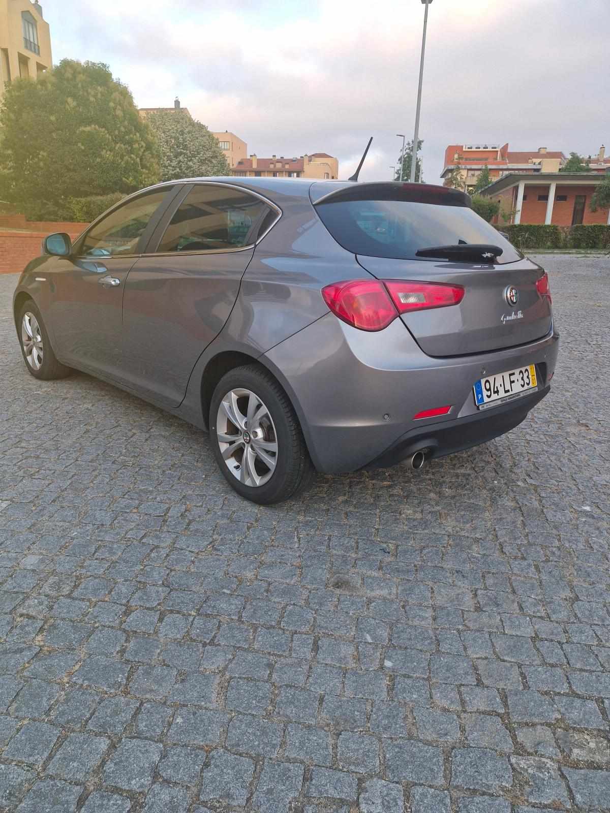 alfa-romeo-giulietta-1-6-jtdm-16v-2011-diesel-1598cc