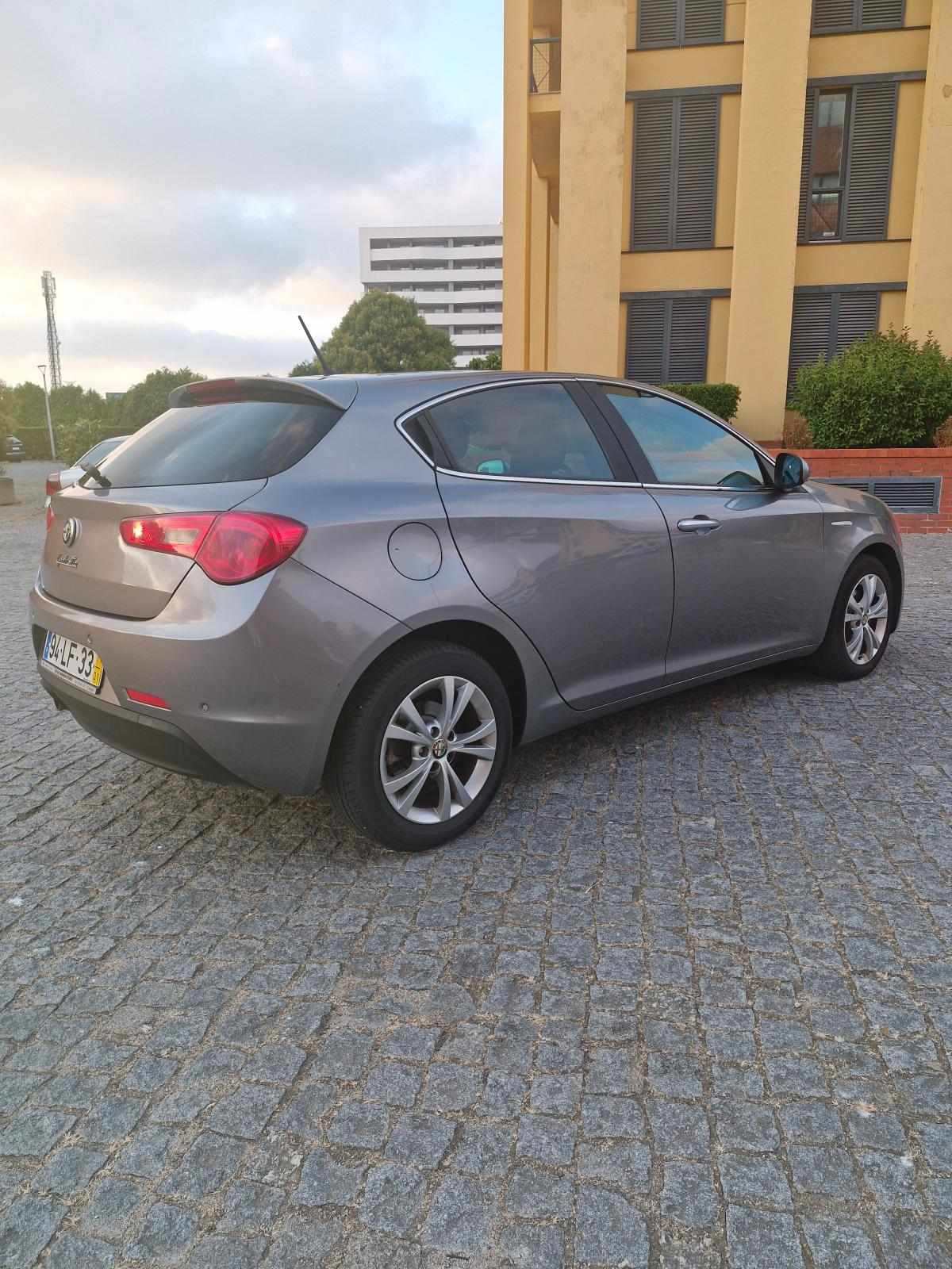 alfa-romeo-giulietta-1-6-jtdm-16v-2011-diesel-1598cc