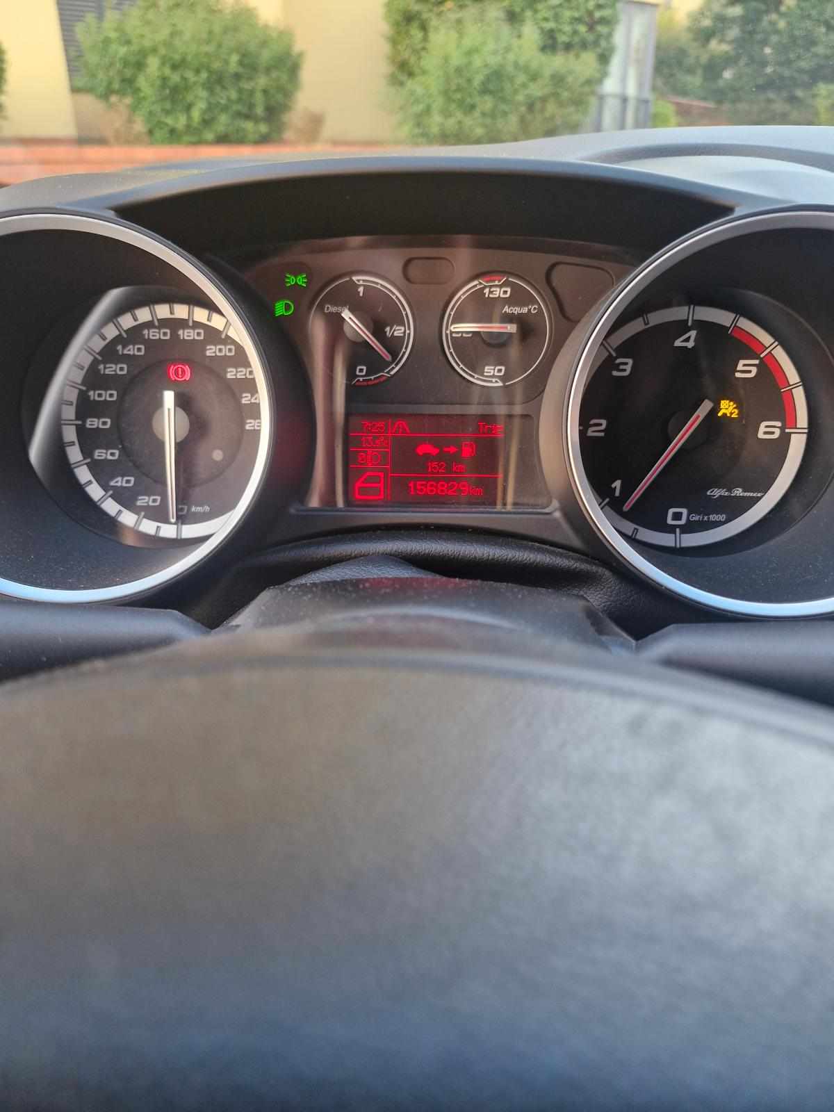 alfa-romeo-giulietta-1-6-jtdm-16v-2011-diesel-1598cc
