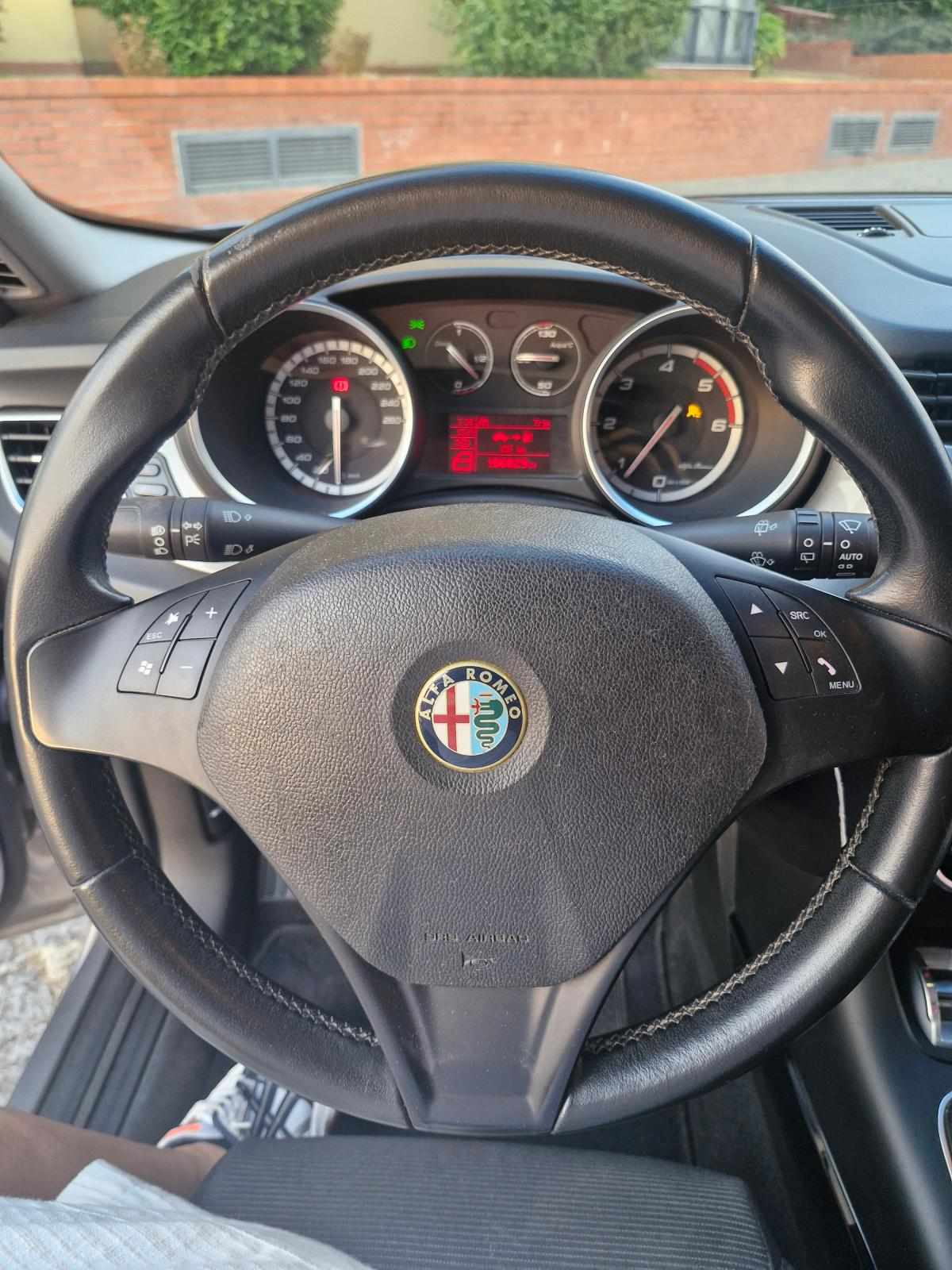 alfa-romeo-giulietta-1-6-jtdm-16v-2011-diesel-1598cc
