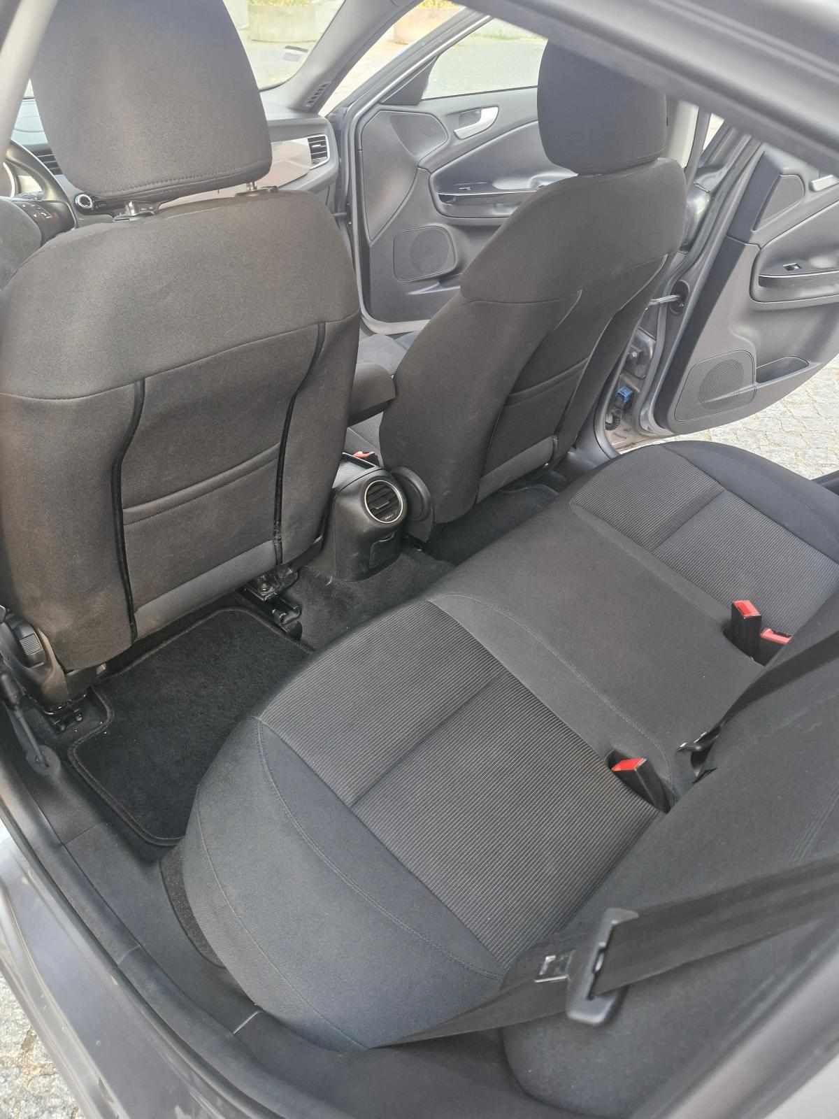 alfa-romeo-giulietta-1-6-jtdm-16v-2011-diesel-1598cc