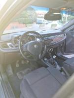 alfa-romeo-giulietta-1-6-jtdm-16v-2011-diesel-1598cc